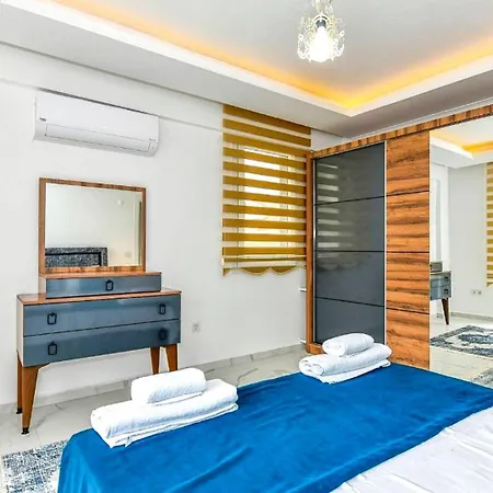 Vila 4 Bedroom - 5847 *