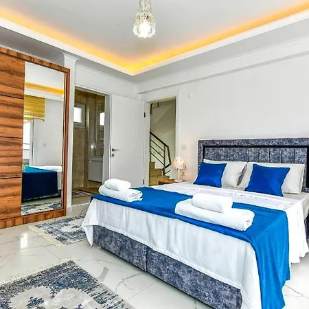 4 Bedroom - 5847 Vila