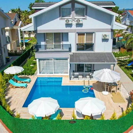 4 Bedroom - 5847 Vila *